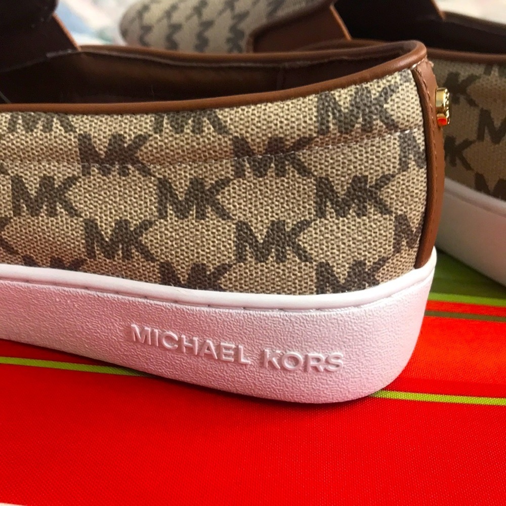 Brand New Michael Kors Logo Slip-On Sneakers Neutral Rubber Sole - Picture 6 of 13